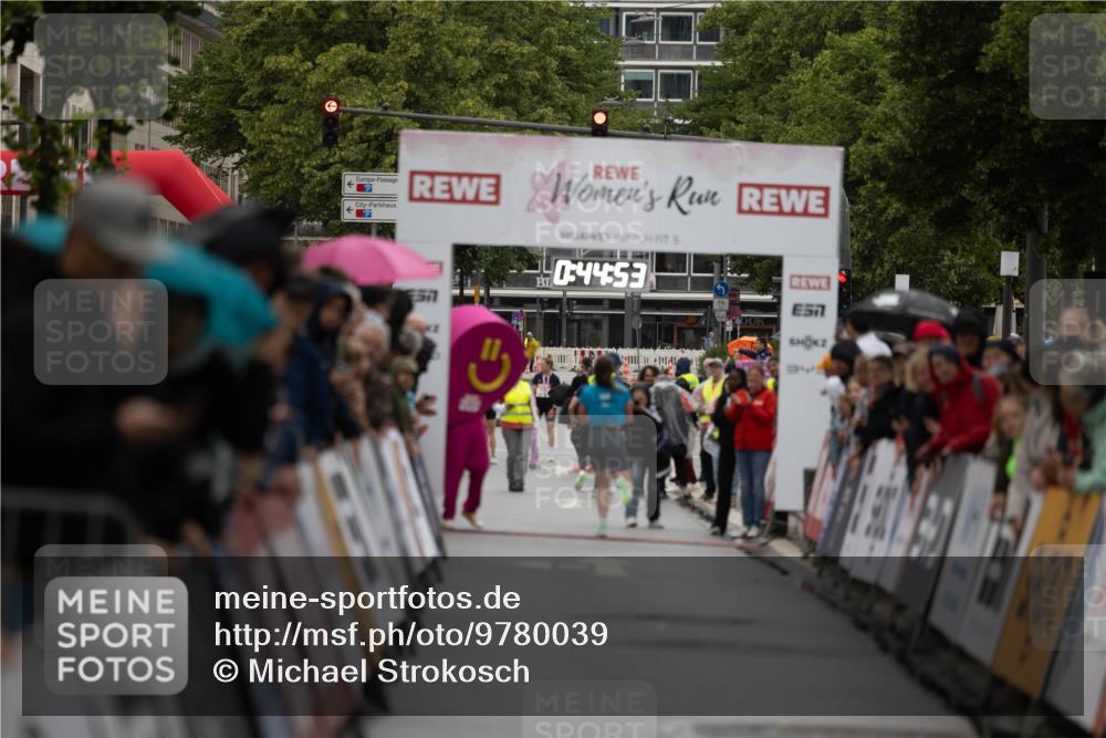 14.06.2026 - REWE Women's Run Michael Strokosch http://msf.ph/oto/9780039 14.06.2026 09:45:19 Laufen 0, 44, 53 meine-sportfotos.de