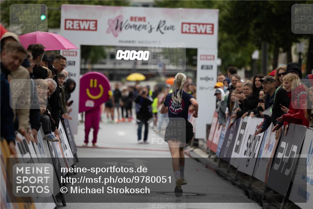 14.06.2026 - REWE Women's Run Michael Strokosch http://msf.ph/oto/9780051 14.06.2026 09:46:06 Laufen 1577, 0, 00, 00 meine-sportfotos.de