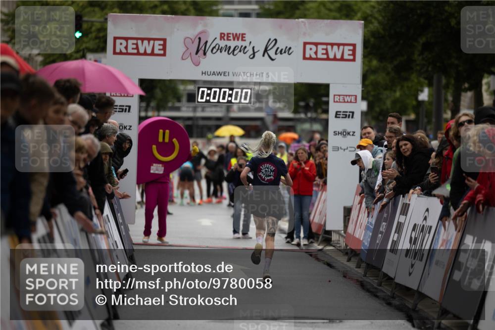 14.06.2026 - REWE Women's Run Michael Strokosch http://msf.ph/oto/9780058 14.06.2026 09:46:07 Laufen 5, 0, 00, 00 meine-sportfotos.de