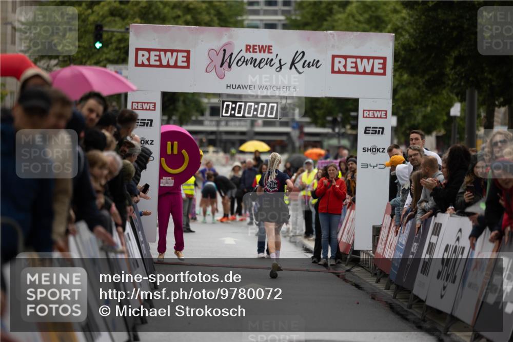 14.06.2026 - REWE Women's Run Michael Strokosch http://msf.ph/oto/9780072 14.06.2026 09:46:09 Laufen 57, 5, 0, 00, 00, 34 meine-sportfotos.de
