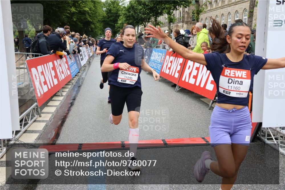14.06.2026 - REWE Women's Run Strokosch-Dieckow http://msf.ph/oto/9780077 14.06.2026 09:58:14 Ziel 10338, 10423, 10605, 10638, 10640, 10930, 11160, 11240, 11370, 11479 meine-sportfotos.de