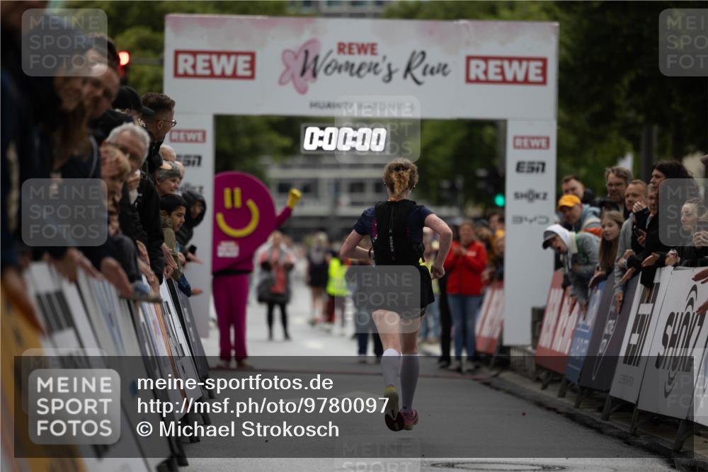 14.06.2026 - REWE Women's Run Michael Strokosch http://msf.ph/oto/9780097 14.06.2026 09:46:33 Laufen 57, 0, 00, 00, 970 meine-sportfotos.de