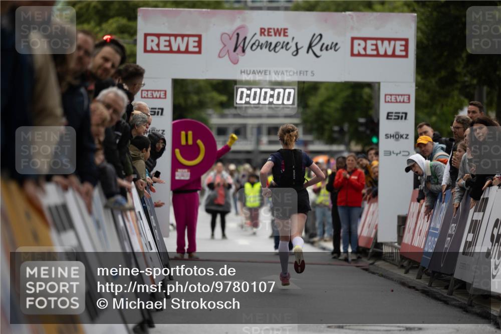 14.06.2026 - REWE Women's Run Michael Strokosch http://msf.ph/oto/9780107 14.06.2026 09:46:34 Laufen 57, 5, 0, 00, 00 meine-sportfotos.de