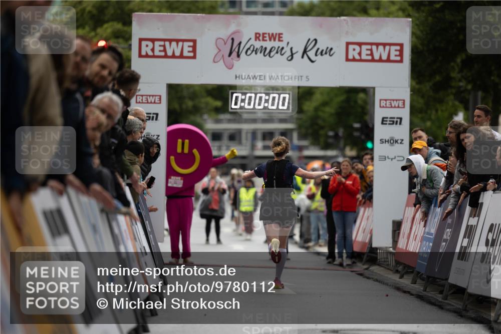 14.06.2026 - REWE Women's Run Michael Strokosch http://msf.ph/oto/9780112 14.06.2026 09:46:34 Laufen 5, 57, 0, 00, 00, 7 meine-sportfotos.de