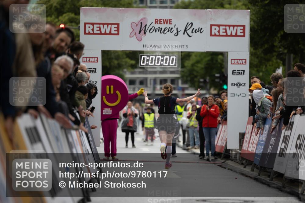 14.06.2026 - REWE Women's Run Michael Strokosch http://msf.ph/oto/9780117 14.06.2026 09:46:35 Laufen 57, 5, 0, 00, 00 meine-sportfotos.de