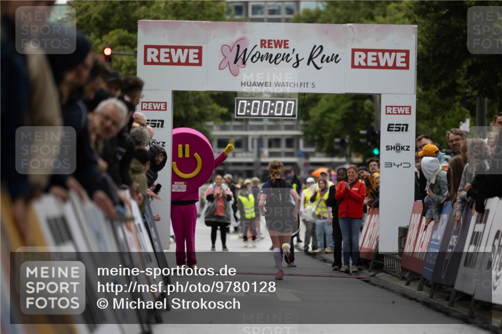 14.06.2026 - REWE Women's Run Michael Strokosch http://msf.ph/oto/9780128 14.06.2026 09:46:36 Laufen 5, 0, 00, 00, 7, 3 meine-sportfotos.de
