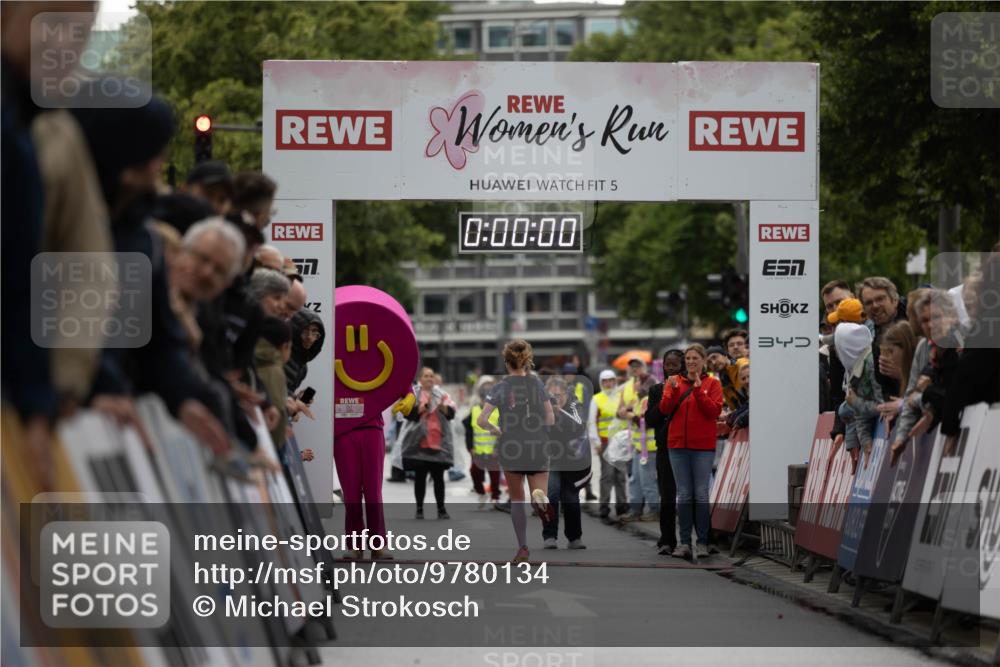 14.06.2026 - REWE Women's Run Michael Strokosch http://msf.ph/oto/9780134 14.06.2026 09:46:37 Laufen 57, 5, 0, 00, 00 meine-sportfotos.de
