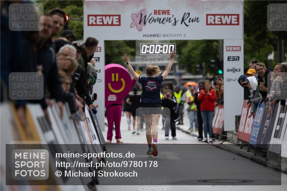 14.06.2026 - REWE Women's Run Michael Strokosch http://msf.ph/oto/9780178 14.06.2026 09:46:53 Laufen 5, 0, 00, 00, 7, 347 meine-sportfotos.de
