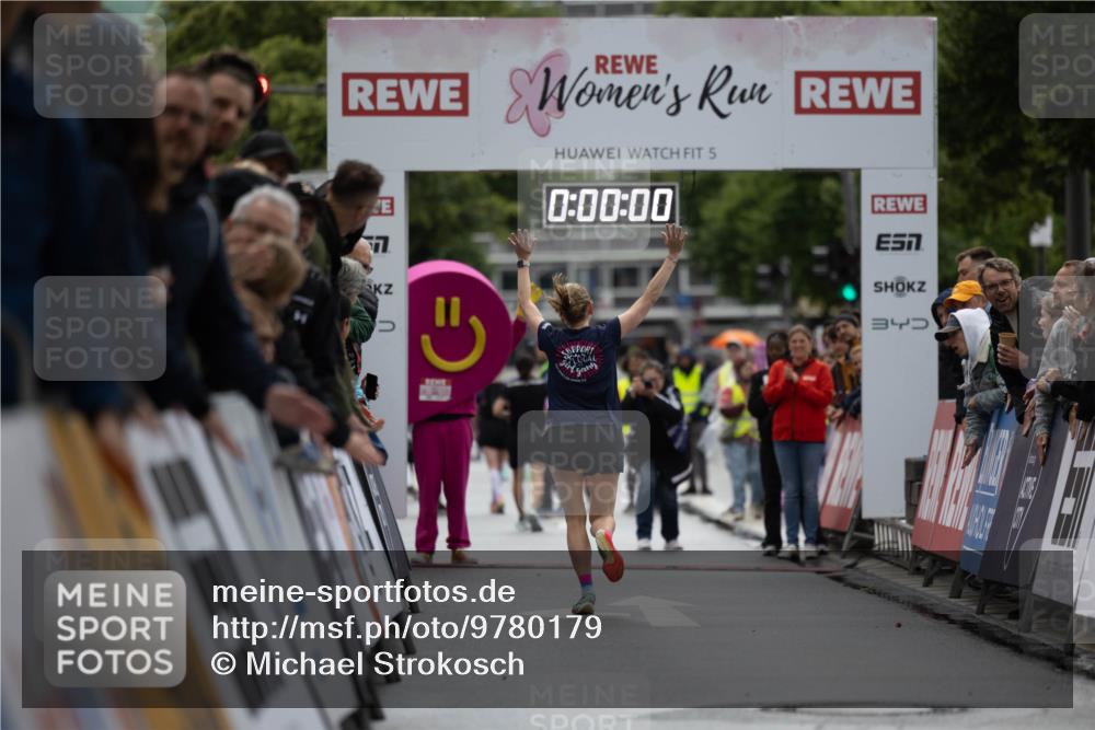 14.06.2026 - REWE Women's Run Michael Strokosch http://msf.ph/oto/9780179 14.06.2026 09:46:54 Laufen 7, 5, 0, 00, 00 meine-sportfotos.de