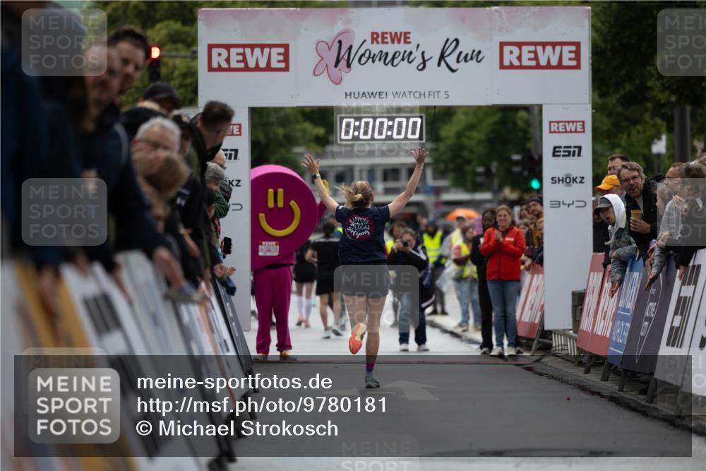 14.06.2026 - REWE Women's Run Michael Strokosch http://msf.ph/oto/9780181 14.06.2026 09:46:54 Laufen 5, 0, 00, 00, 4 meine-sportfotos.de
