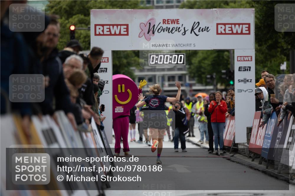 14.06.2026 - REWE Women's Run Michael Strokosch http://msf.ph/oto/9780186 14.06.2026 09:46:54 Laufen 5, 0, 00, 00, 4 meine-sportfotos.de