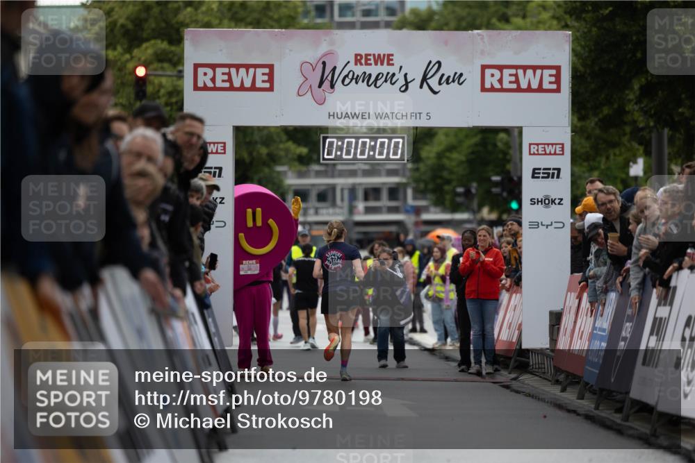 14.06.2026 - REWE Women's Run Michael Strokosch http://msf.ph/oto/9780198 14.06.2026 09:46:56 Laufen 5, 0, 00, 00, 34 meine-sportfotos.de