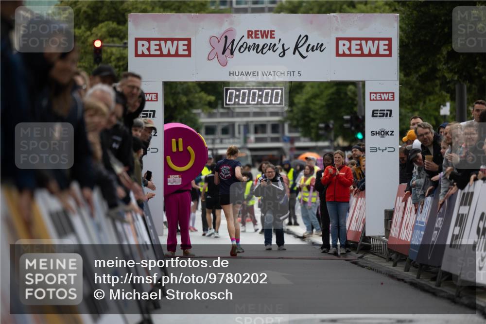 14.06.2026 - REWE Women's Run Michael Strokosch http://msf.ph/oto/9780202 14.06.2026 09:46:56 Laufen 5, 0, 00, 00, 34 meine-sportfotos.de