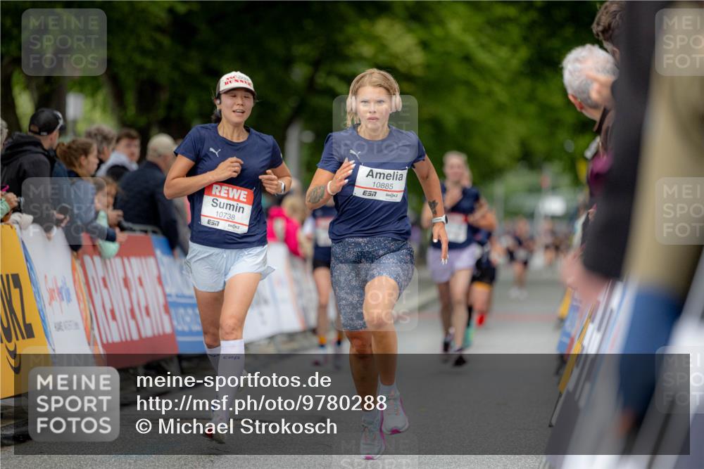 14.06.2026 - REWE Women's Run Michael Strokosch http://msf.ph/oto/9780288 14.06.2026 09:49:57 Laufen 10738, 57, 10885, 7 meine-sportfotos.de