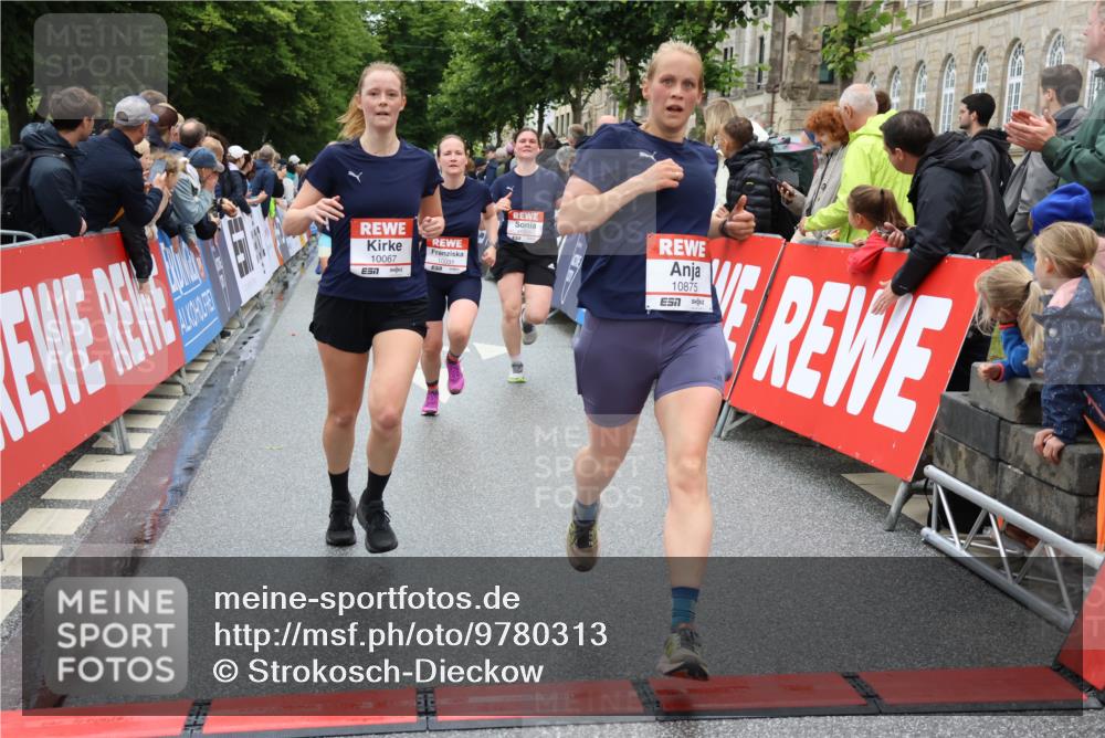 14.06.2026 - REWE Women's Run Strokosch-Dieckow http://msf.ph/oto/9780313 14.06.2026 09:58:26 Ziel 10031, 10067, 10134, 10552, 10636, 10706, 10875, 11095, 11248, 11325, 11528 meine-sportfotos.de
