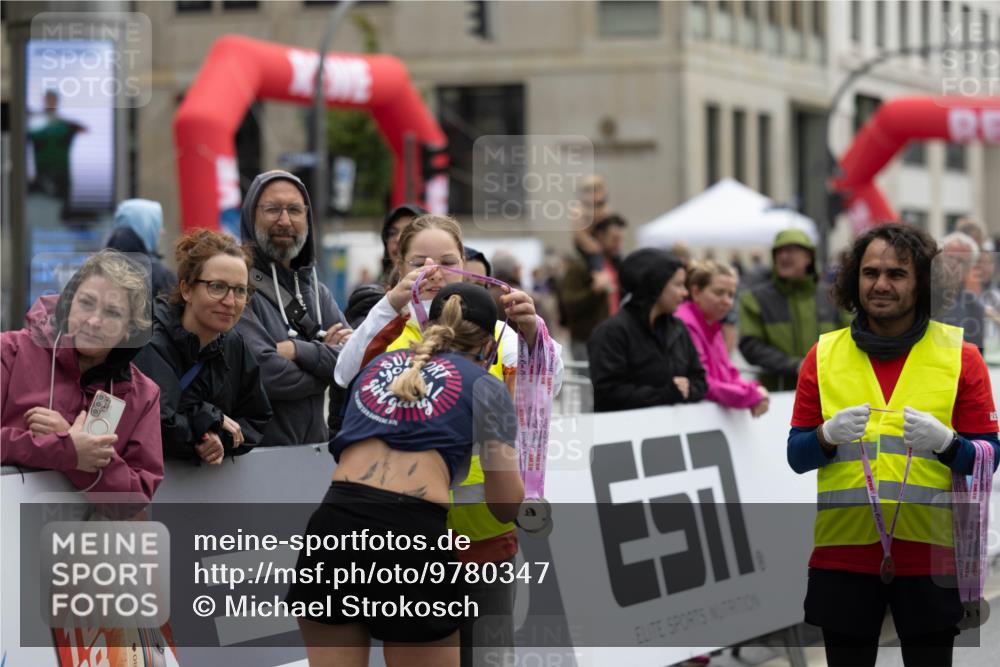 14.06.2026 - REWE Women's Run Michael Strokosch http://msf.ph/oto/9780347 14.06.2026 09:51:00 Laufen 7645, 51 meine-sportfotos.de