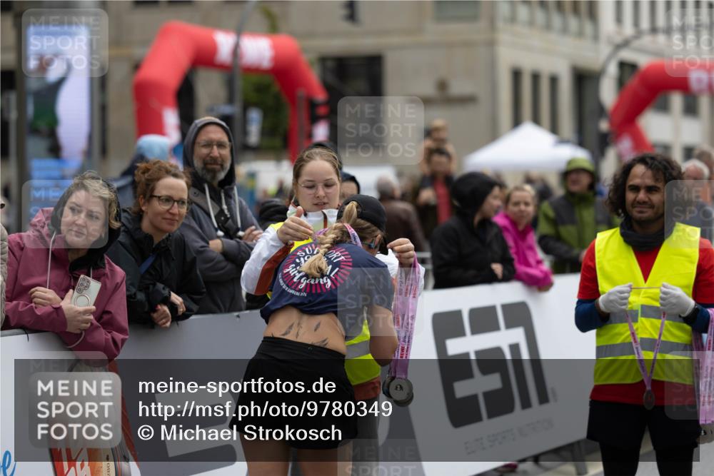 14.06.2026 - REWE Women's Run Michael Strokosch http://msf.ph/oto/9780349 14.06.2026 09:51:01 Laufen 10, 18, 2567, 76450 meine-sportfotos.de