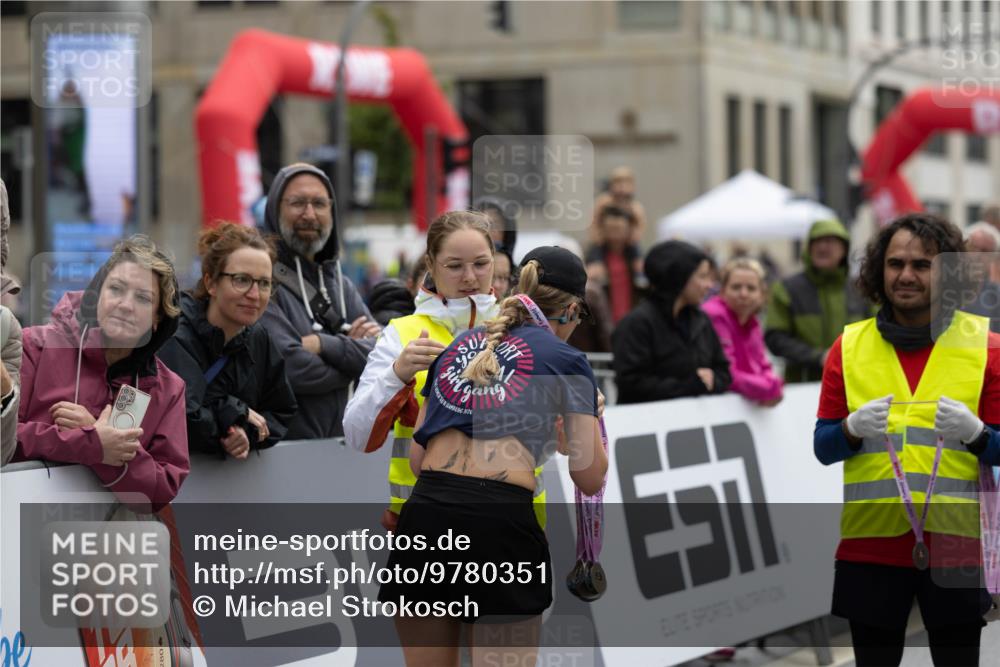 14.06.2026 - REWE Women's Run Michael Strokosch http://msf.ph/oto/9780351 14.06.2026 09:51:01 Laufen 7645, 51 meine-sportfotos.de