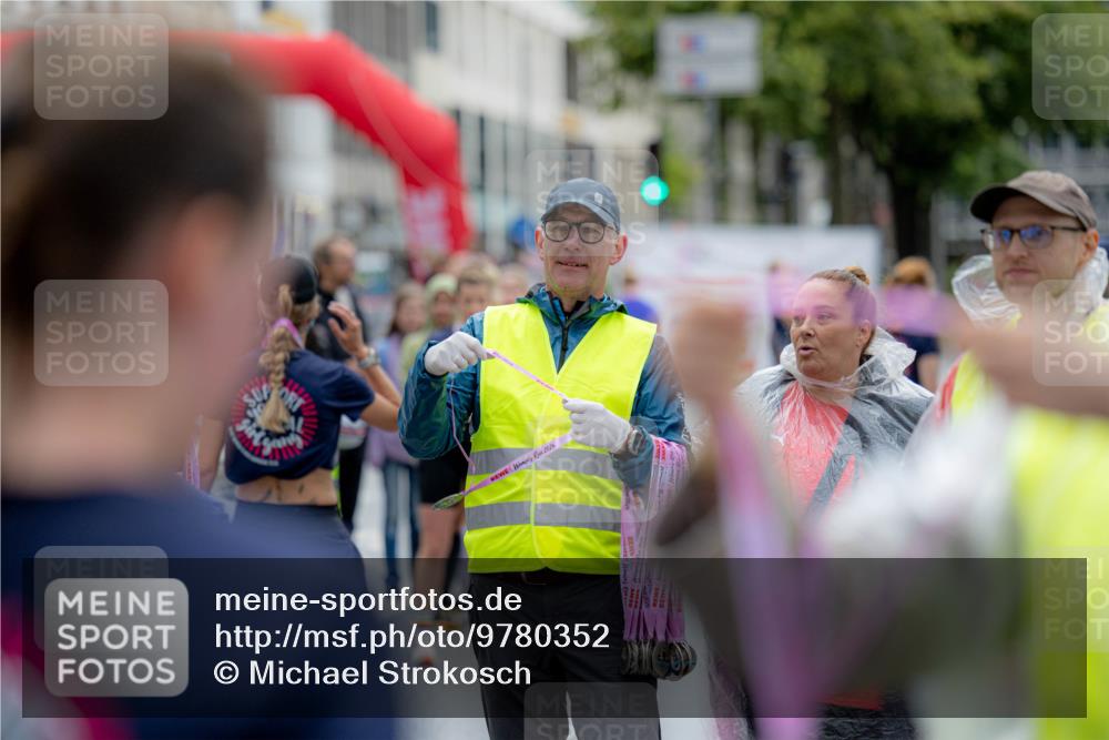 14.06.2026 - REWE Women's Run Michael Strokosch http://msf.ph/oto/9780352 14.06.2026 09:51:06 Laufen 2026 meine-sportfotos.de