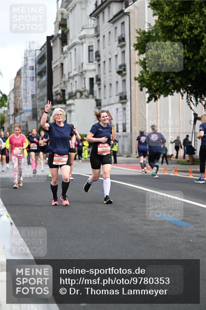 14.06.2026 - REWE Women's Run Dr. Thomas Lammeyer http://msf.ph/oto/9780353 14.06.2026 10:49:01 Laufen 6056, 6054 meine-sportfotos.de