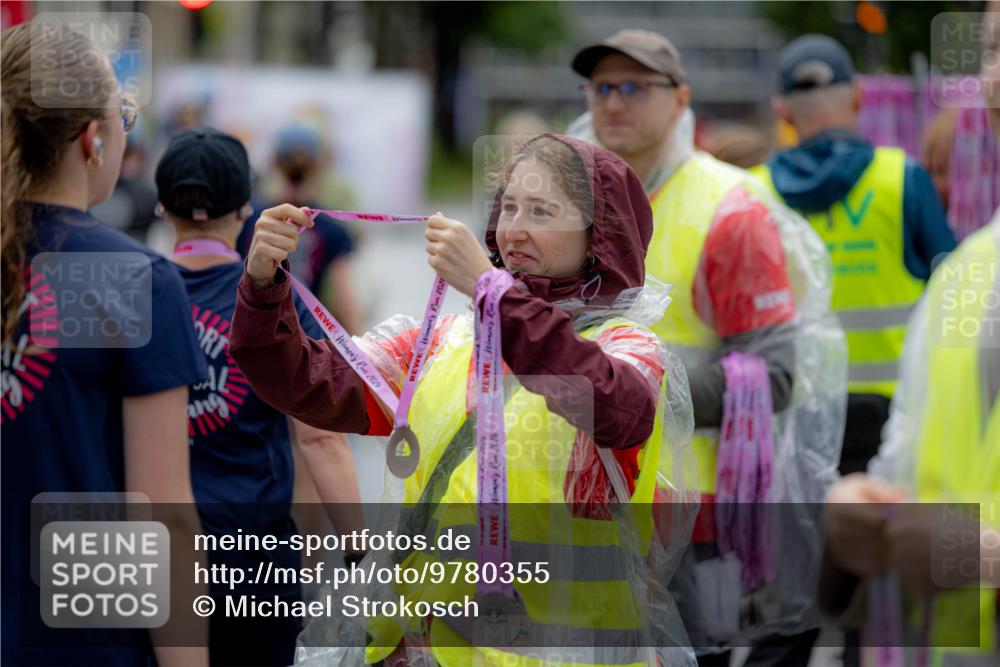 14.06.2026 - REWE Women's Run Michael Strokosch http://msf.ph/oto/9780355 14.06.2026 09:51:27 Laufen 2026, 2021, 122, 2026 meine-sportfotos.de