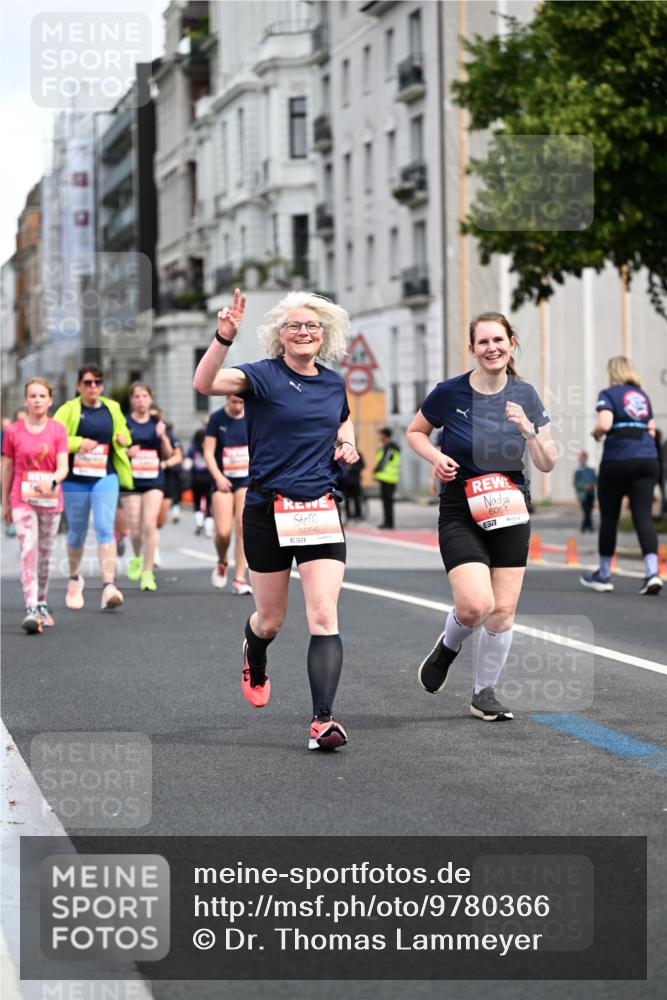 14.06.2026 - REWE Women's Run Dr. Thomas Lammeyer http://msf.ph/oto/9780366 14.06.2026 10:49:02 Laufen 6056, 6054, 7 meine-sportfotos.de