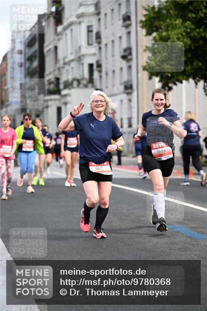 14.06.2026 - REWE Women's Run Dr. Thomas Lammeyer http://msf.ph/oto/9780368 14.06.2026 10:49:02 Laufen 6056, 6054 meine-sportfotos.de