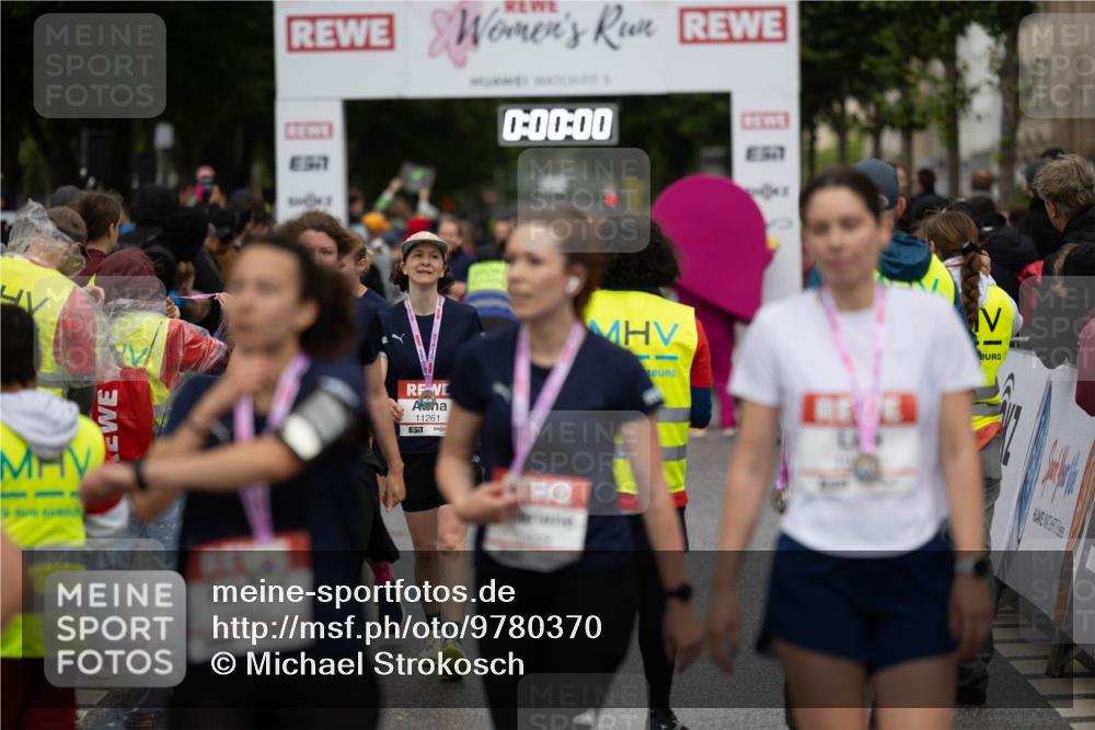 14.06.2026 - REWE Women's Run Michael Strokosch http://msf.ph/oto/9780370 14.06.2026 09:52:52 Laufen 0, 00, 00, 11261, 57 meine-sportfotos.de