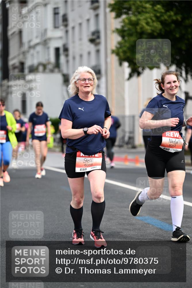 14.06.2026 - REWE Women's Run Dr. Thomas Lammeyer http://msf.ph/oto/9780375 14.06.2026 10:49:02 Laufen 6056, 6054 meine-sportfotos.de