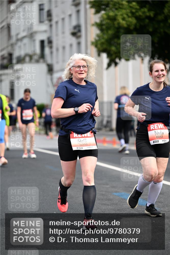 14.06.2026 - REWE Women's Run Dr. Thomas Lammeyer http://msf.ph/oto/9780379 14.06.2026 10:49:02 Laufen 6056, 6054 meine-sportfotos.de