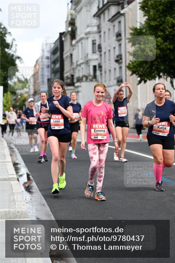 14.06.2026 - REWE Women's Run Dr. Thomas Lammeyer http://msf.ph/oto/9780437 14.06.2026 10:49:07 Laufen 5435, 7, 5340, 7, 6011, 7 meine-sportfotos.de