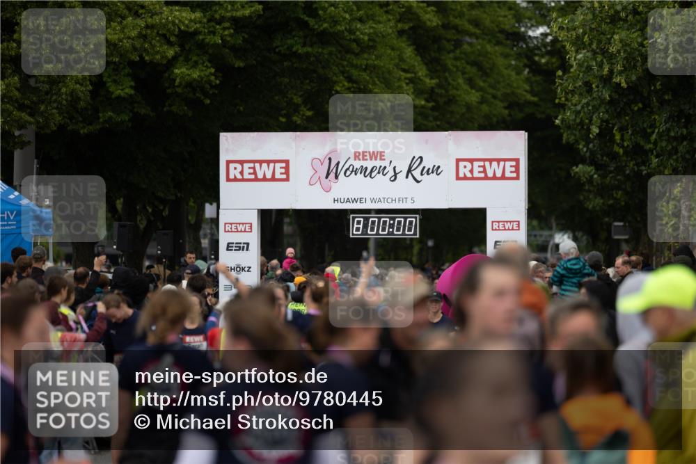 14.06.2026 - REWE Women's Run Michael Strokosch http://msf.ph/oto/9780445 14.06.2026 09:54:01 Laufen 5, 8, 00, 00 meine-sportfotos.de