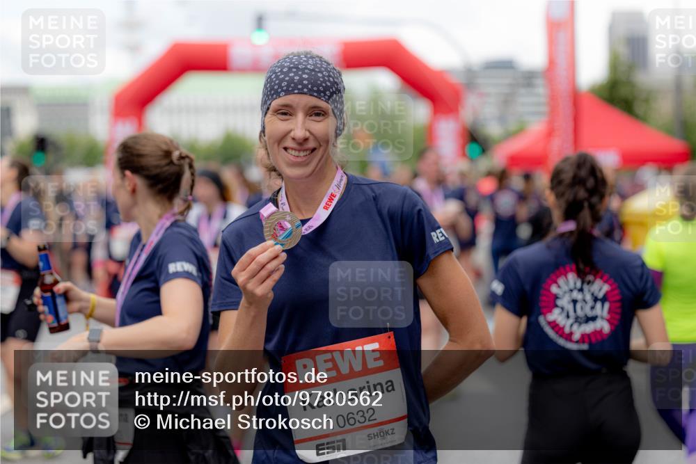 14.06.2026 - REWE Women's Run Michael Strokosch http://msf.ph/oto/9780562 14.06.2026 10:01:29 Laufen 70, 26, 10632 meine-sportfotos.de