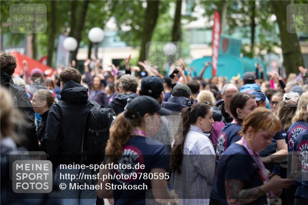 14.06.2026 - REWE Women's Run Michael Strokosch http://msf.ph/oto/9780595 14.06.2026 10:05:22 Laufen 04 meine-sportfotos.de