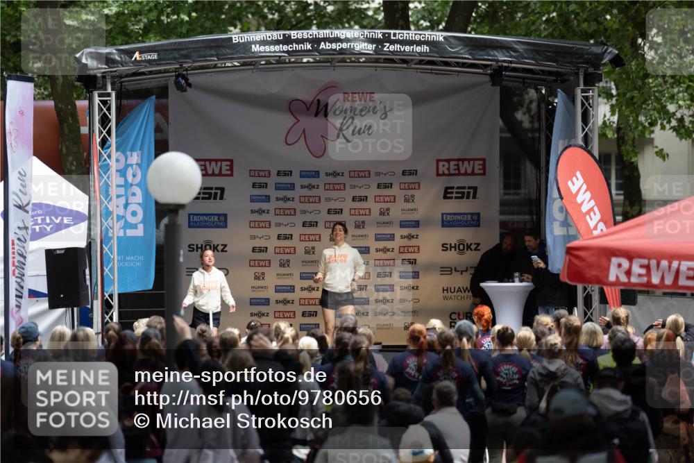 14.06.2026 - REWE Women's Run Michael Strokosch http://msf.ph/oto/9780656 14.06.2026 10:10:11 Laufen 57, 340, 51, 34, 5, 34, 5, 7, 5, 57, 34, 5, 347 meine-sportfotos.de