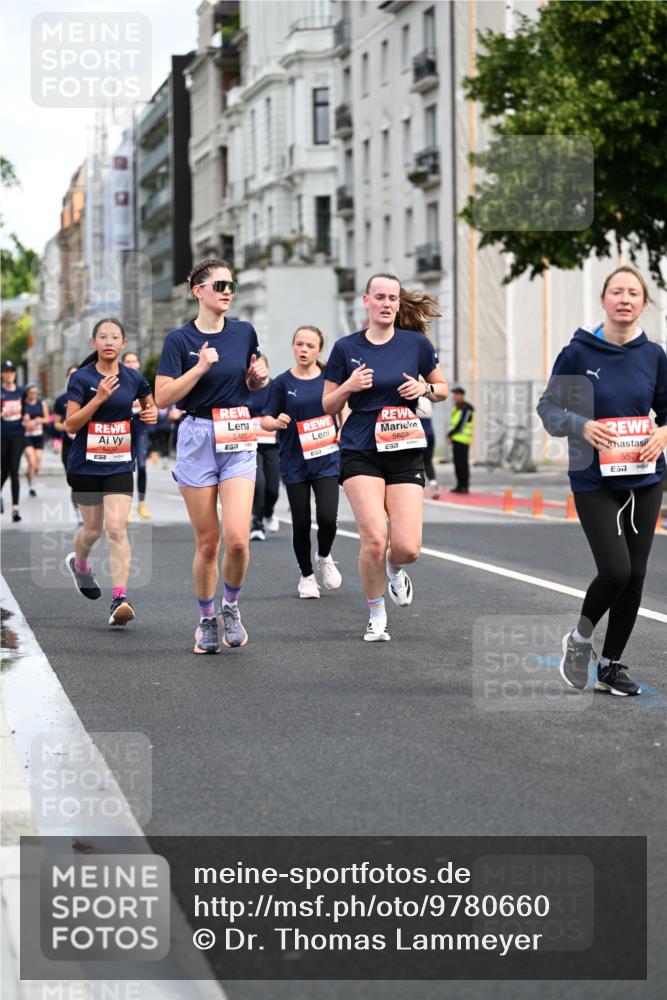 14.06.2026 - REWE Women's Run Dr. Thomas Lammeyer http://msf.ph/oto/9780660 14.06.2026 10:49:23 Laufen 5403, 7, 5603, 657, 5579 meine-sportfotos.de
