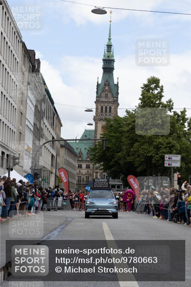 14.06.2026 - REWE Women's Run Michael Strokosch http://msf.ph/oto/9780663 14.06.2026 10:29:28 Laufen 389, 0, 00, 00, 2 meine-sportfotos.de