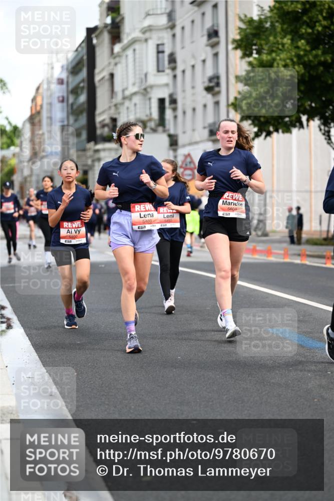 14.06.2026 - REWE Women's Run Dr. Thomas Lammeyer http://msf.ph/oto/9780670 14.06.2026 10:49:23 Laufen 5930, 7, 5403, 57, 5453, 5603, 7 meine-sportfotos.de