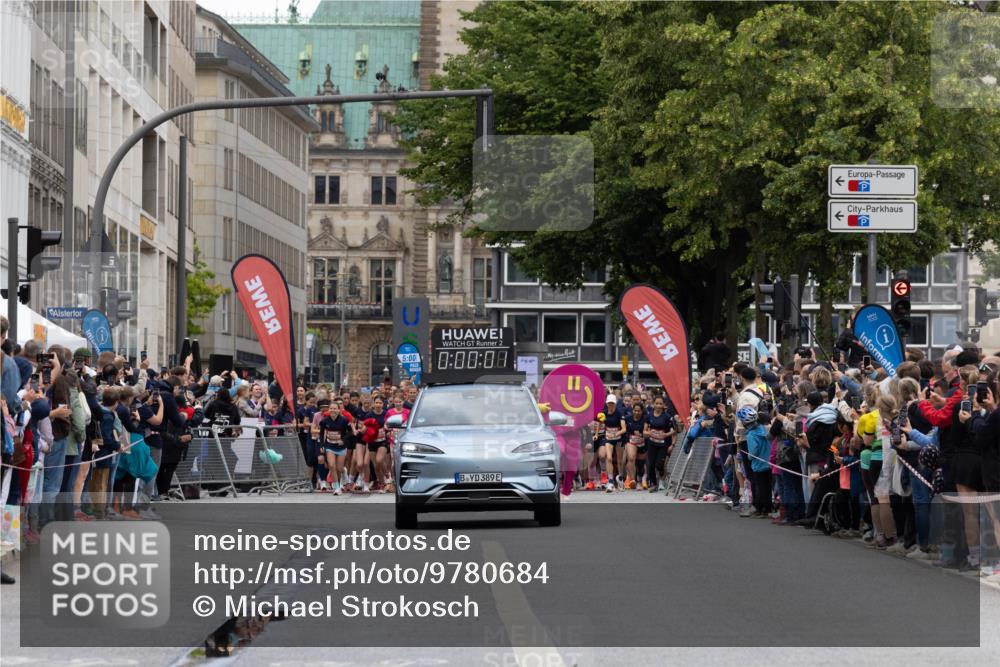 14.06.2026 - REWE Women's Run Michael Strokosch http://msf.ph/oto/9780684 14.06.2026 10:30:33 Laufen 5, 00, 2, 0, 00, 08, 389 meine-sportfotos.de