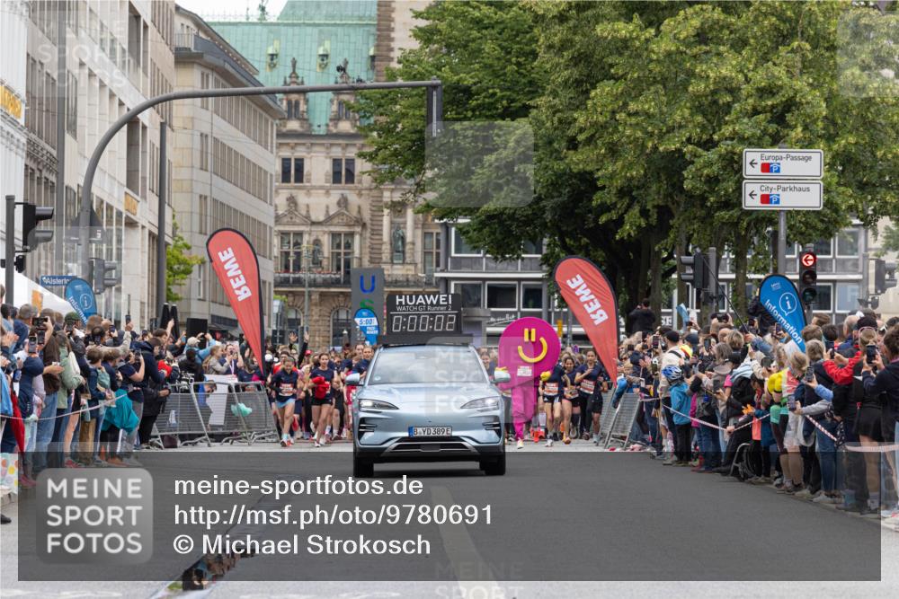 14.06.2026 - REWE Women's Run Michael Strokosch http://msf.ph/oto/9780691 14.06.2026 10:30:34 Laufen 2, 5, 00, 0, 00, 08, 389 meine-sportfotos.de