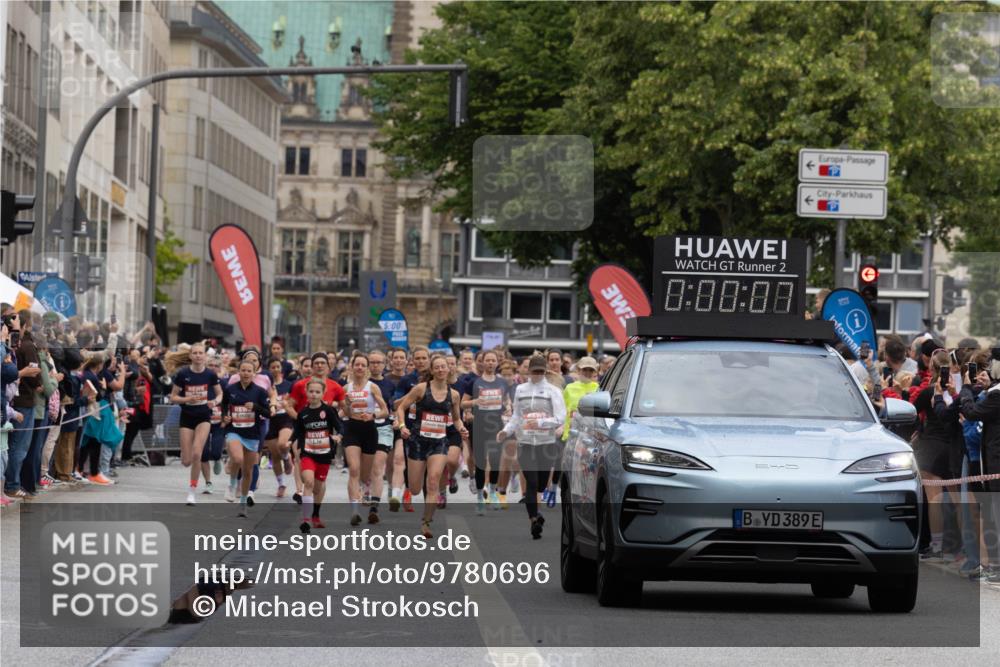 14.06.2026 - REWE Women's Run Michael Strokosch http://msf.ph/oto/9780696 14.06.2026 10:30:40 Laufen 5, 00, 2, 0, 00, 08, 389 meine-sportfotos.de