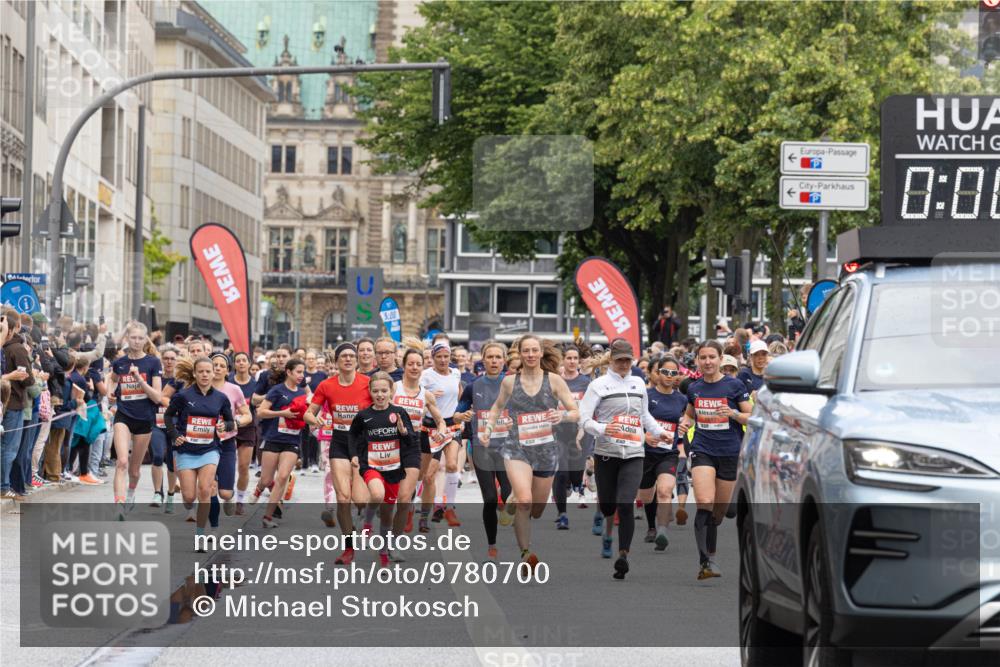14.06.2026 - REWE Women's Run Michael Strokosch http://msf.ph/oto/9780700 14.06.2026 10:30:42 Laufen 5, 00, 0, 00 meine-sportfotos.de
