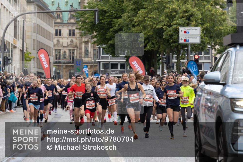 14.06.2026 - REWE Women's Run Michael Strokosch http://msf.ph/oto/9780704 14.06.2026 10:30:42 Laufen 5, 00 meine-sportfotos.de