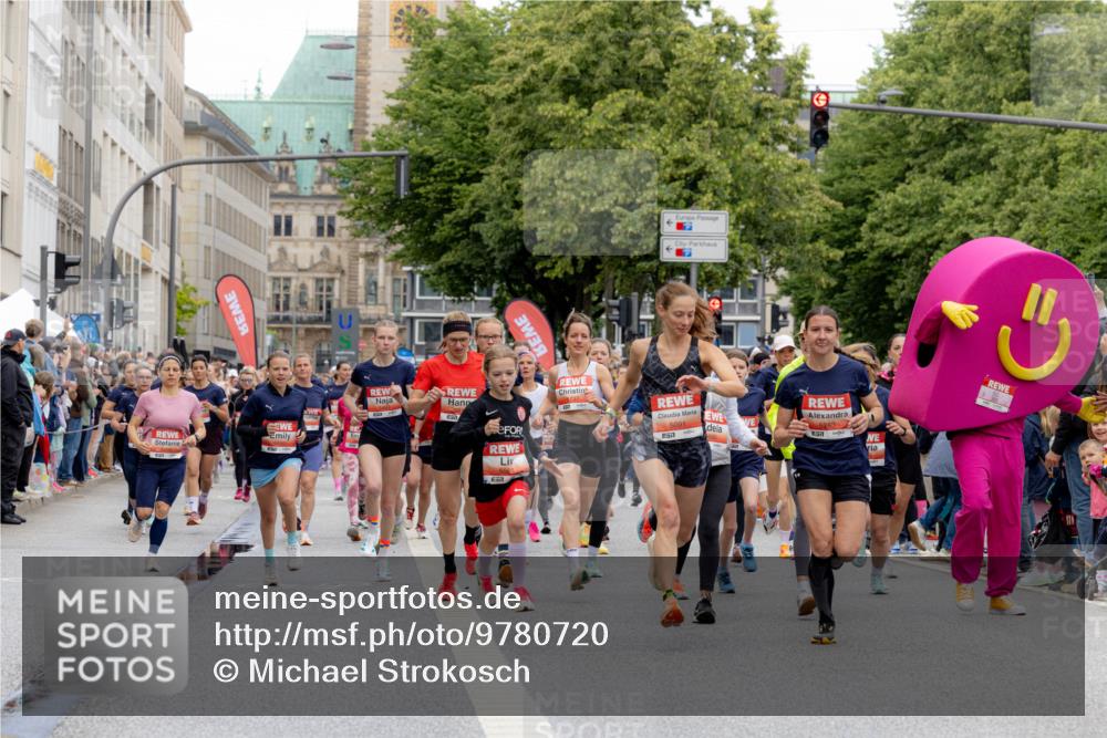 14.06.2026 - REWE Women's Run Michael Strokosch http://msf.ph/oto/9780720 14.06.2026 10:30:45 Laufen 5091, 5263 meine-sportfotos.de