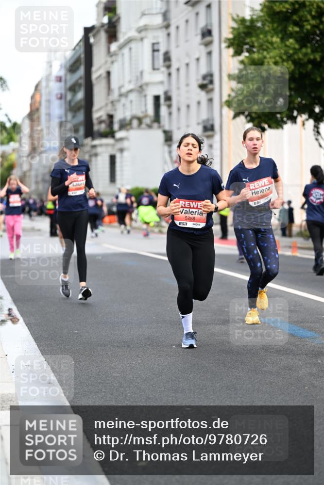 14.06.2026 - REWE Women's Run Dr. Thomas Lammeyer http://msf.ph/oto/9780726 14.06.2026 10:49:28 Laufen 5258, 7, 6020 meine-sportfotos.de