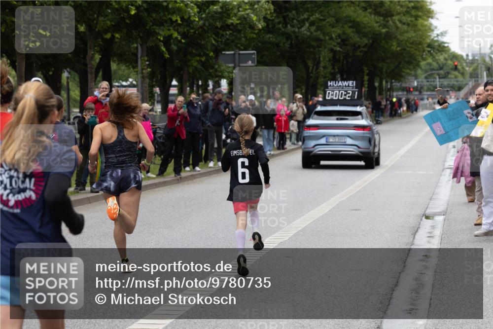 14.06.2026 - REWE Women's Run Michael Strokosch http://msf.ph/oto/9780735 14.06.2026 10:30:53 Laufen 6, 0, 00, 2, 6004 meine-sportfotos.de