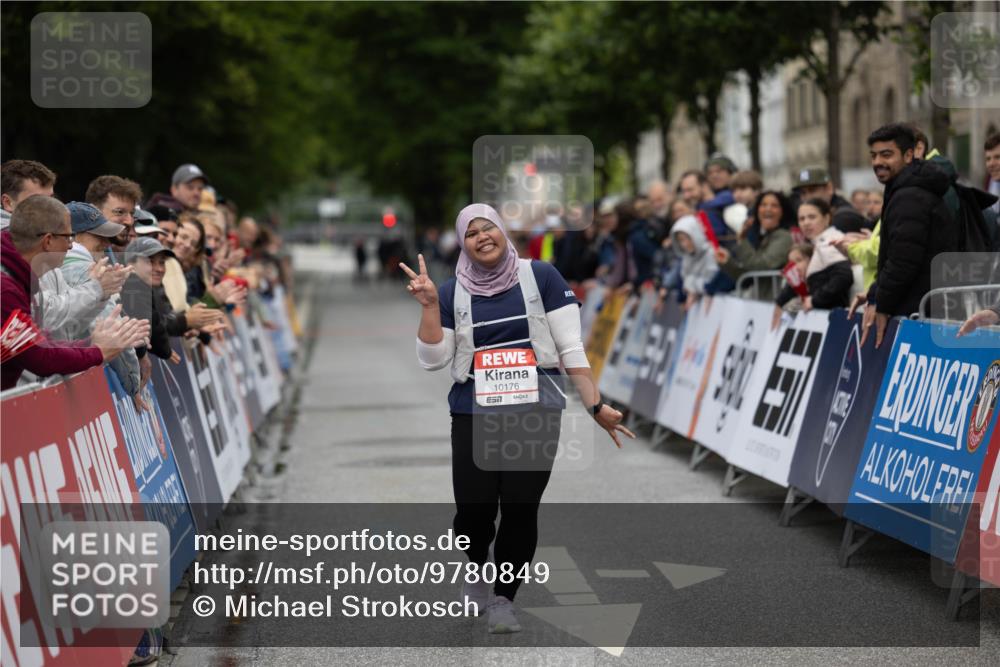 14.06.2026 - REWE Women's Run Michael Strokosch http://msf.ph/oto/9780849 14.06.2026 10:37:45 Laufen 10176, 7 meine-sportfotos.de