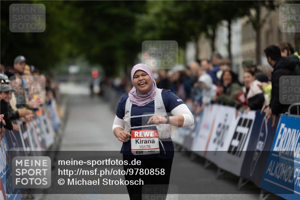 14.06.2026 - REWE Women's Run Michael Strokosch http://msf.ph/oto/9780858 14.06.2026 10:37:47 Laufen 10176 meine-sportfotos.de