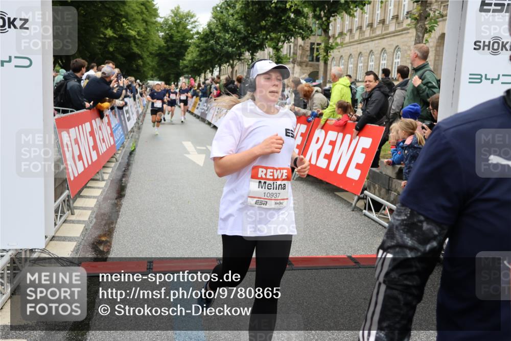 14.06.2026 - REWE Women's Run Strokosch-Dieckow http://msf.ph/oto/9780865 14.06.2026 09:58:40 Ziel 10033, 10034, 10092, 10341, 10344, 10590, 10659, 10661, 10811, 10934, 10937, 11155, 11332, 11343, 11386, 11411, 11477, 11533 meine-sportfotos.de