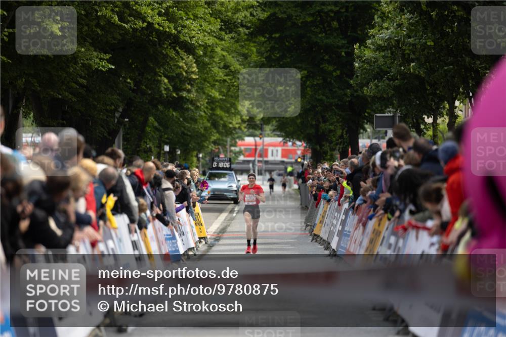 14.06.2026 - REWE Women's Run Michael Strokosch http://msf.ph/oto/9780875 14.06.2026 10:48:39 Laufen 0, 18, 06 meine-sportfotos.de